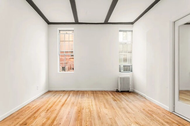 Foto del edificio - 220 Sullivan St