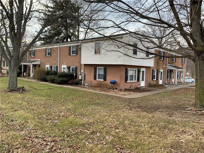 Building Photo - 1302 Midland Beaver Rd