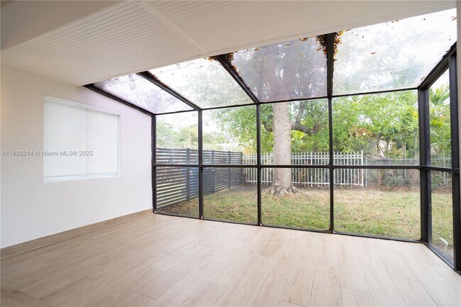 Foto del edificio - 2320 SW 89th Ct