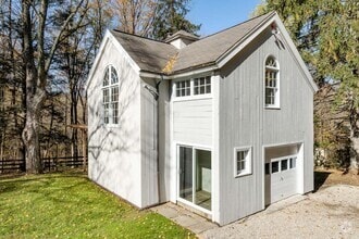 Building Photo - 233 Long Ridge Rd