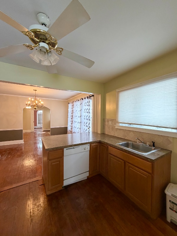 Building Photo - 715 Western Ave