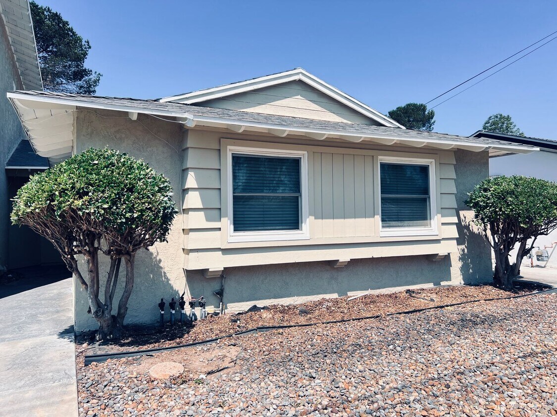 Primary Photo - $500 Move In Special-Updated Home with Yar...