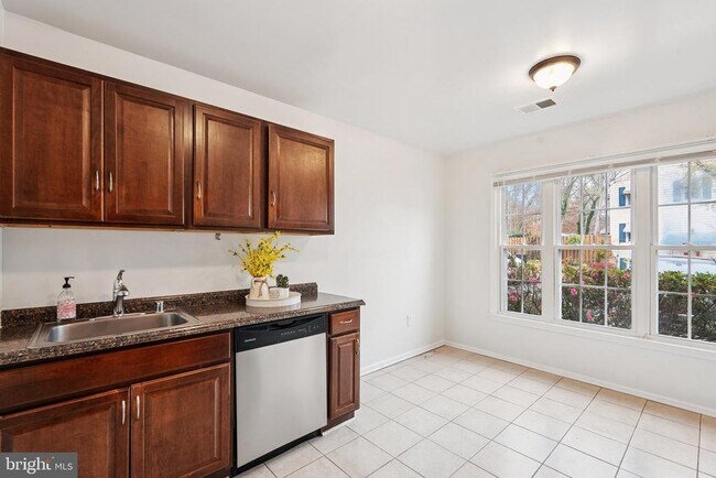 Foto del edificio - 5450 Lighthouse Ln