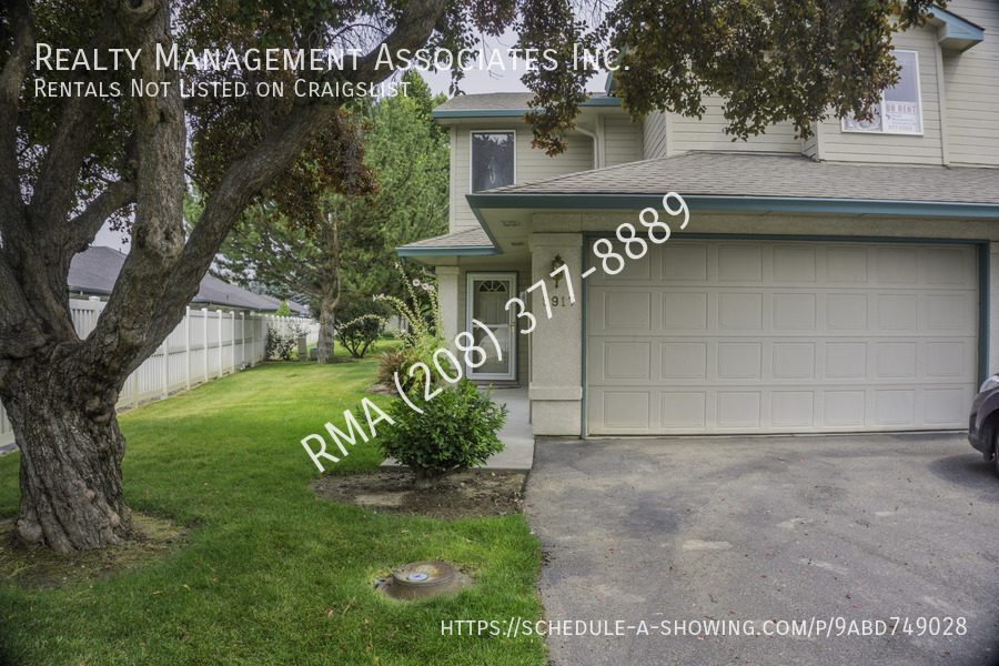 Primary Photo - Fantastic 3 Bedroom Townhome in Boise