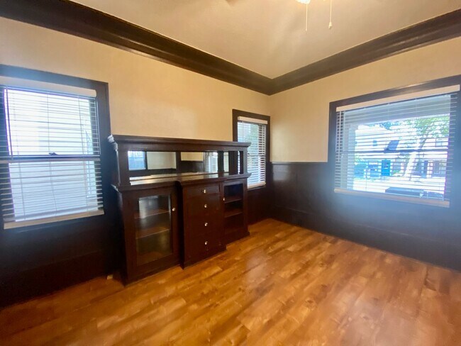 Foto del edificio - Three-Bedroom Two-Bathroom Home Available ...