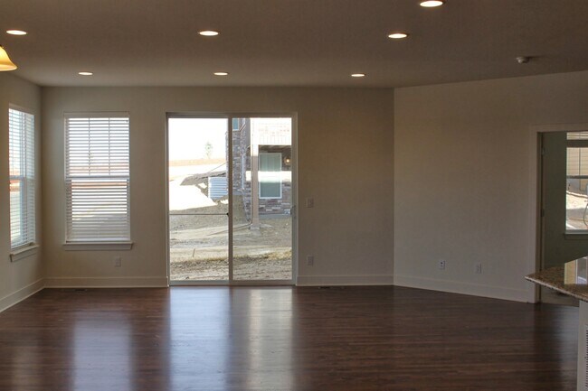 Foto del edificio - 10334 Kenneth Dr