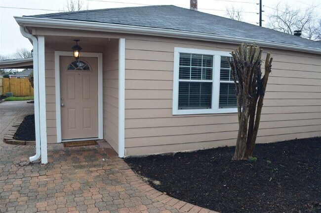 Foto del edificio - 16203 Ridgegreen Dr