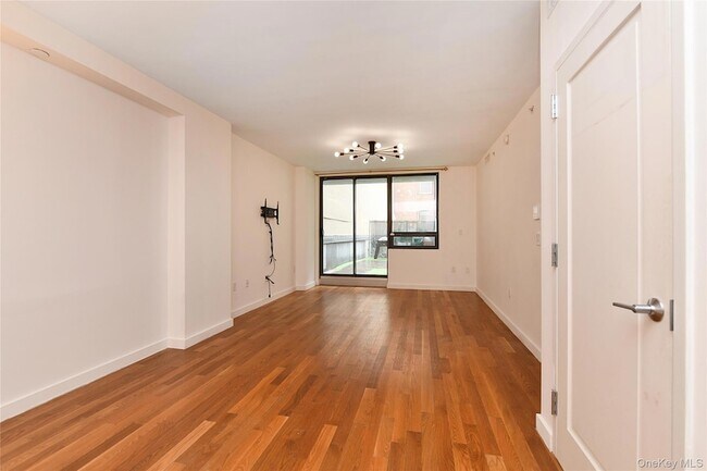 Foto del edificio - 106-20 70th Ave