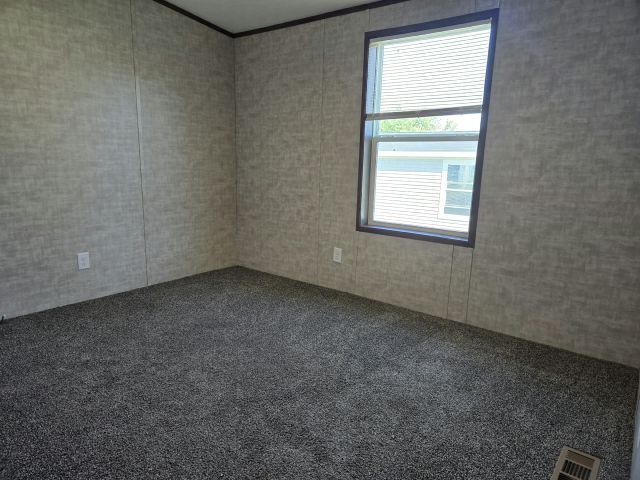 Building Photo - 15 N Roxbury Dr