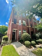 Building Photo - 32 Waugh Dr