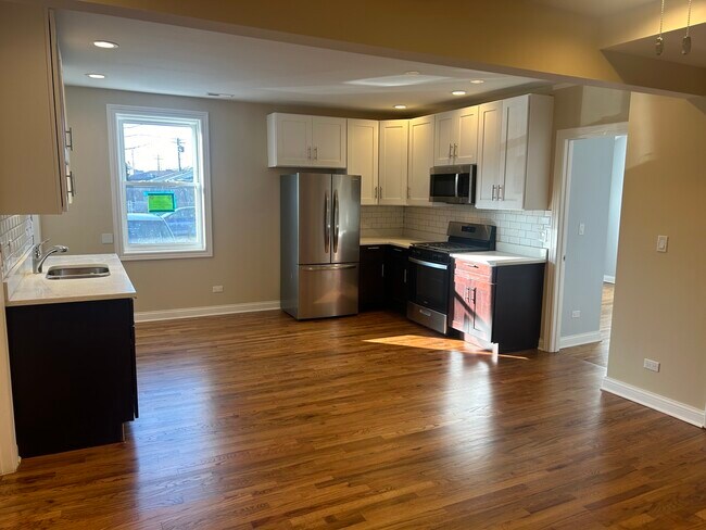 Building Photo - 3115 50th Ct