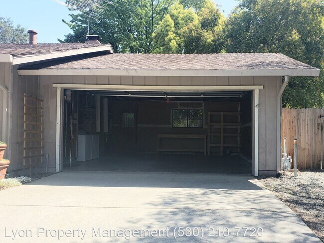 Building Photo - 3 br, 2 bath House - 285 Katherine Way