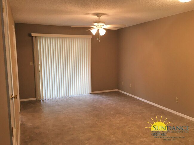 Building Photo - Quaint 2 Bedroom Unit in Niceville
