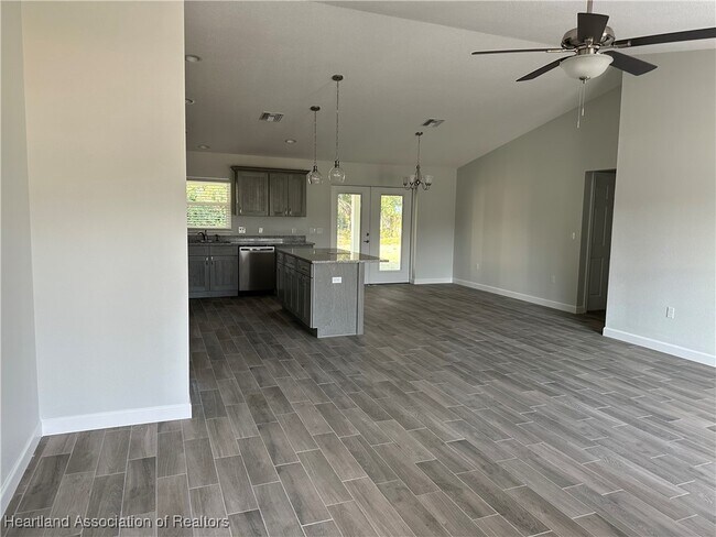 Building Photo - 4605 Whiting Dr