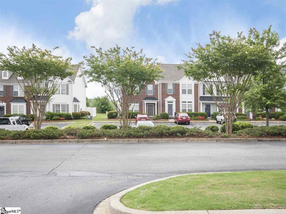 40 Spring Crossing Cir, Greer, SC 29650 Townhome Rentals in Greer SC