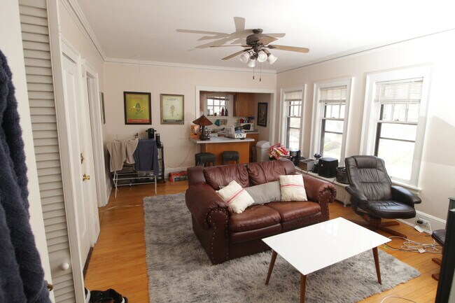 Foto del edificio - 2119 E Kenilworth Pl