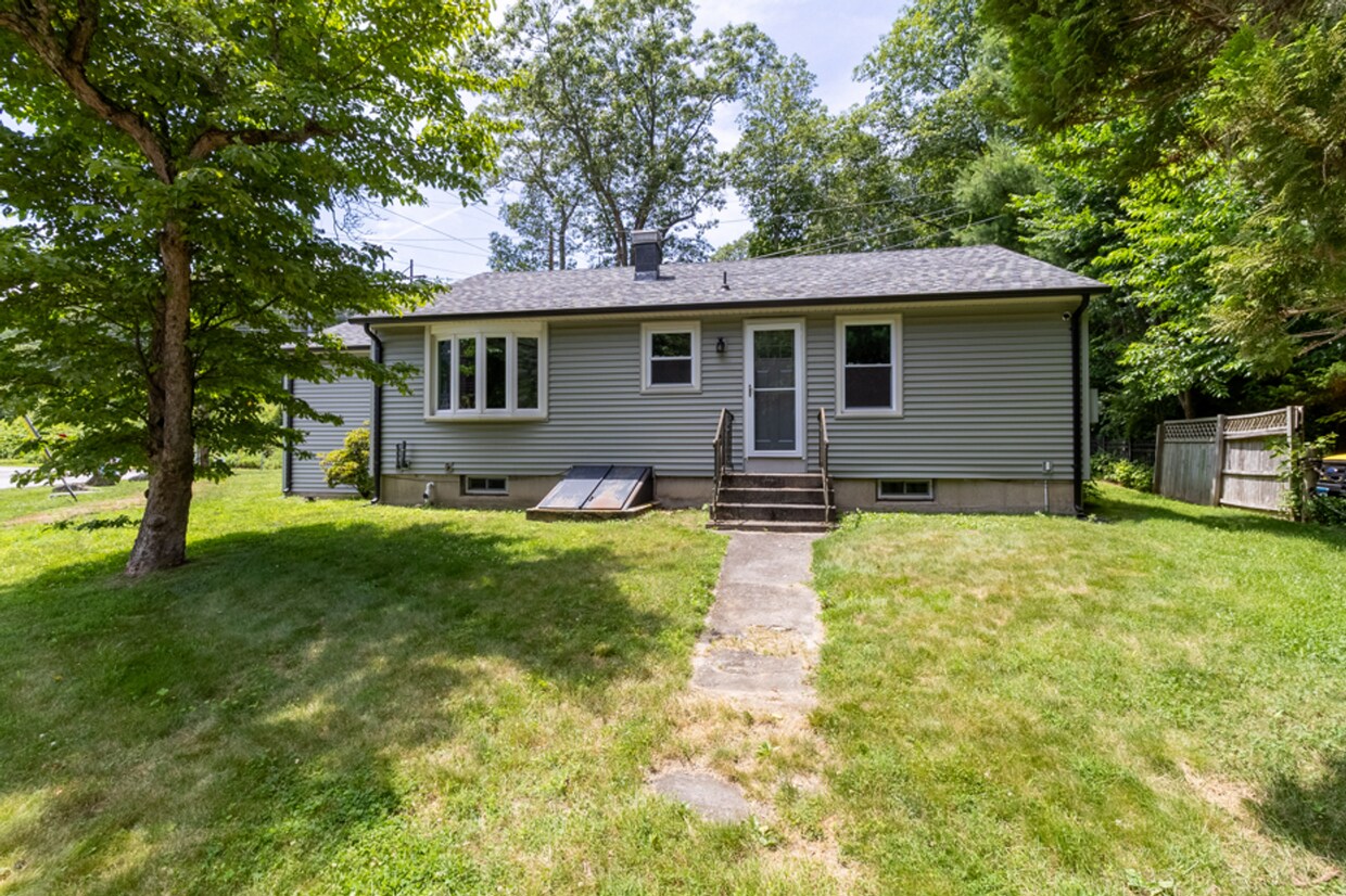 Foto principal - 2 Bedroom Ranch with Solar Panels, great e...