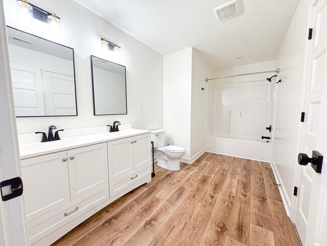 Foto del edificio - 134 N Clarendon Dr