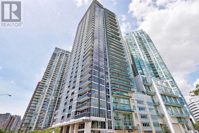 Building Photo - 223-2223 Webb Dr