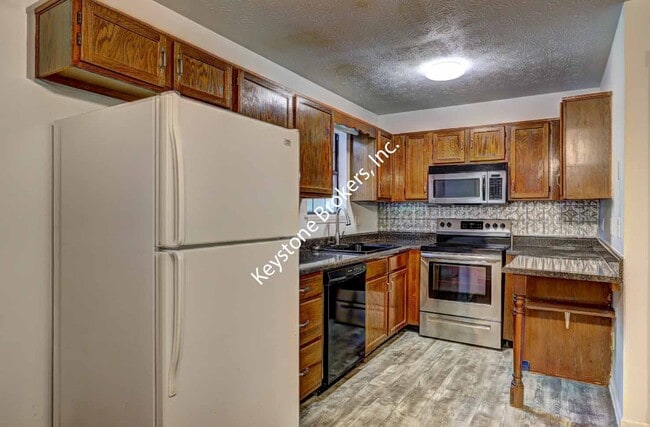 Building Photo - 66 Bakers Bridge Cir