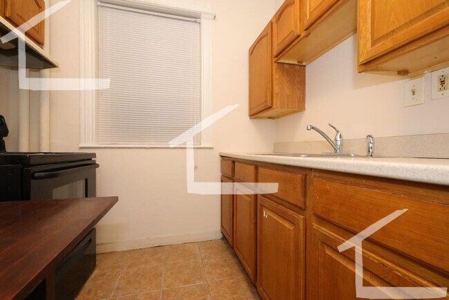 Foto del edificio - Bright & Spacious 2-Bedroom in Prime Allst...