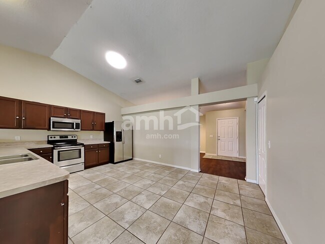 Foto del edificio - 6451 NW Halibut St