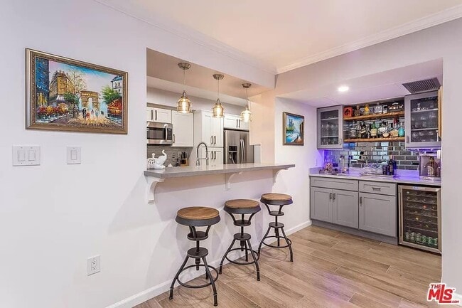 Building Photo - 1221 Kings Rd