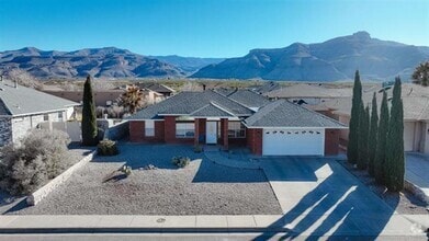 Building Photo - 2409 Saguaro Loop