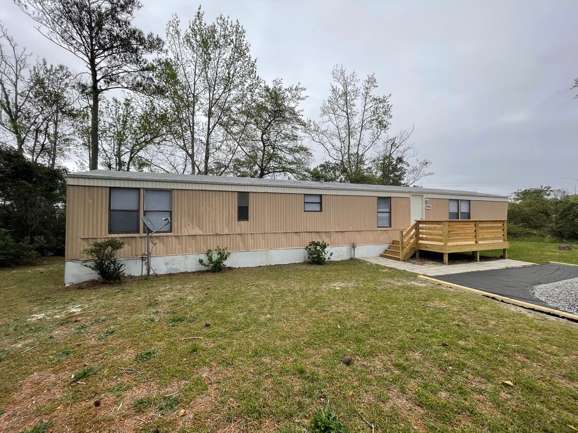 Foto principal - Charming 2-Bedroom, 2-Bath Mobile Home in ...