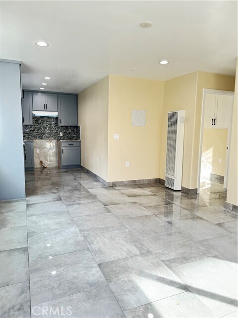 Foto del edificio - 3538 W 108th St