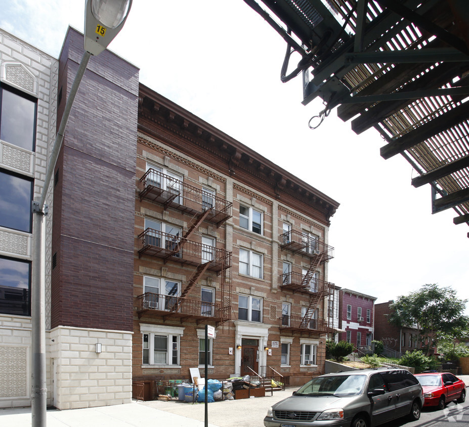 Building Photo - 25-71 31st St