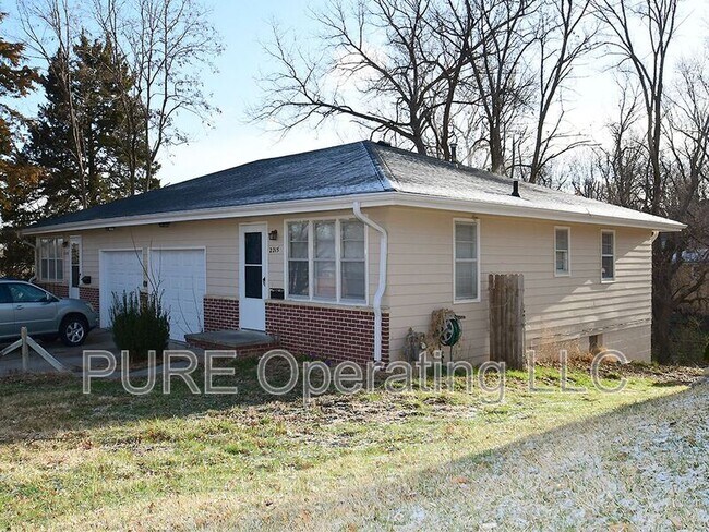 Building Photo - 2215 S 50 Av Cir