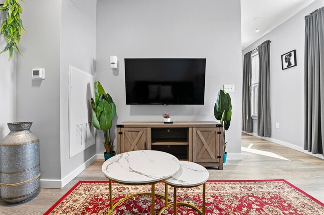 Building Photo - 95 Broadway