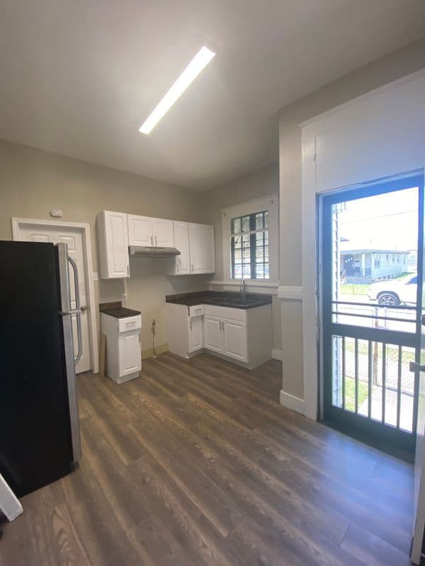 Foto del edificio - 8939 Dixon St