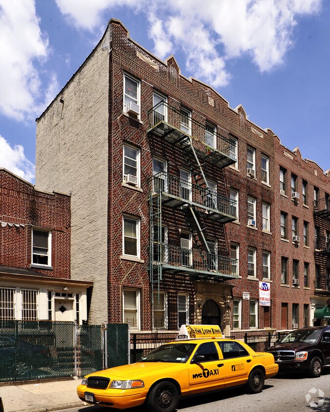 4820 46th St - 48-20 46th Street