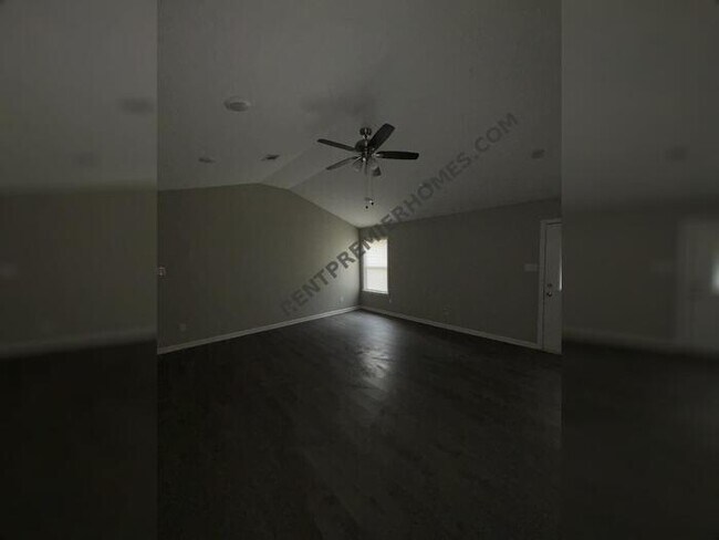 Building Photo - 65 Buena Vis Dr