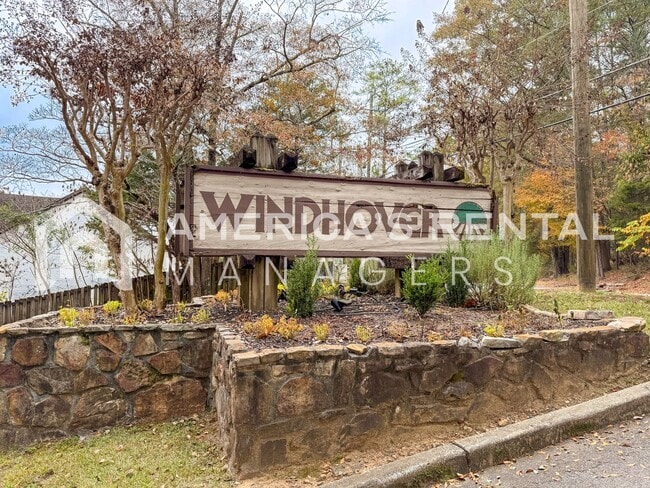 Building Photo - Freshly Updated Condo with Great Outdoor Space! Sign a 13 month lease by 1/15/2026 and receive HA...