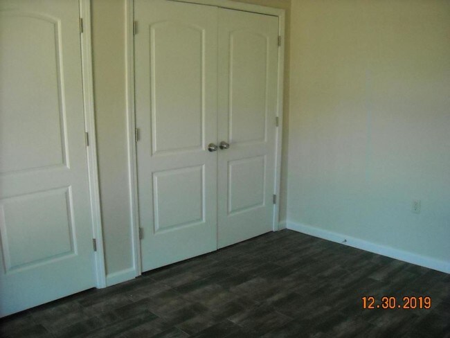 Foto del edificio - 8055 Rosewood St