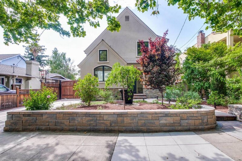 Primary Photo - 1362 McKendrie St