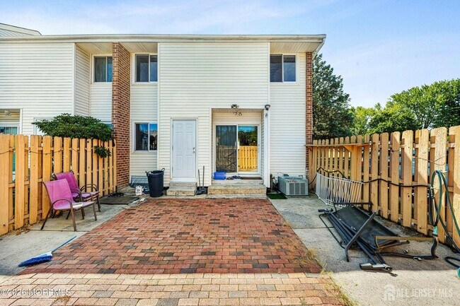 Foto del edificio - 1 Quincy Cir