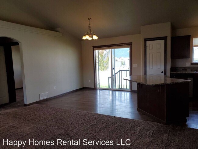 Building Photo - 3 br, 2 bath House - 6551 W. Covenant St.