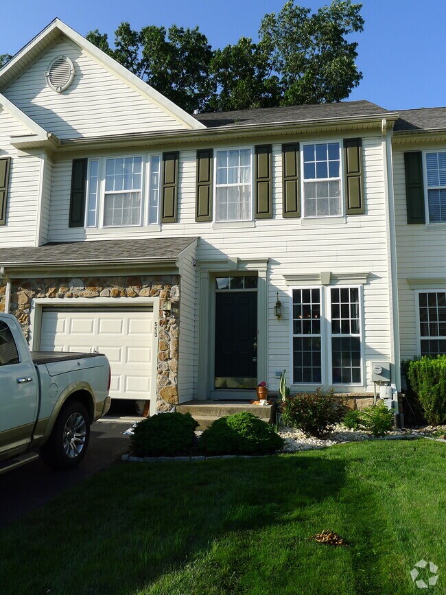 Bradford Greene Apartments for Rent with Hardwood Floors Warrington