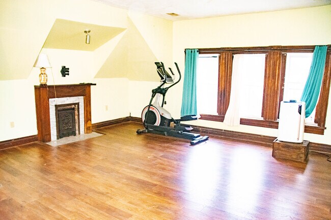 Foto del interior - 1331 S Floyd St