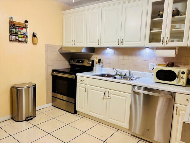 Foto del edificio - 627 61st Ave S
