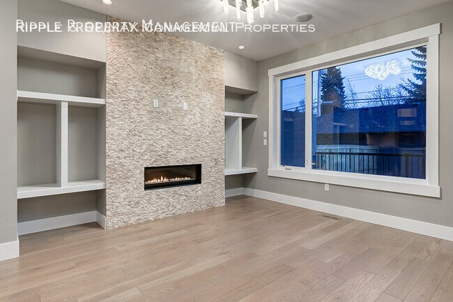 Building Photo - Modern 4 Beds, 4 Baths Duplex | No Pets Al...