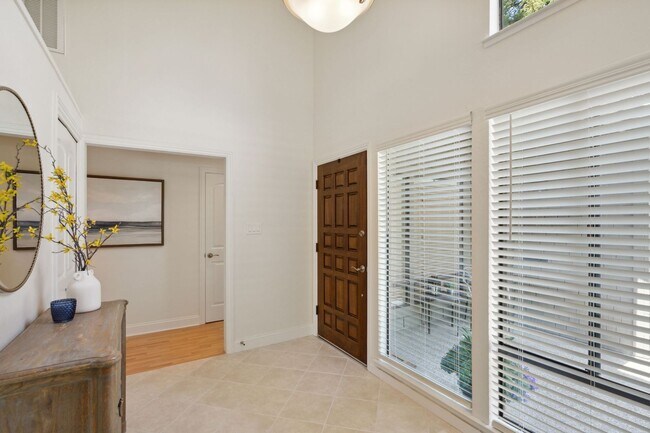 Building Photo - Single Level Luxury Home in Carmichael