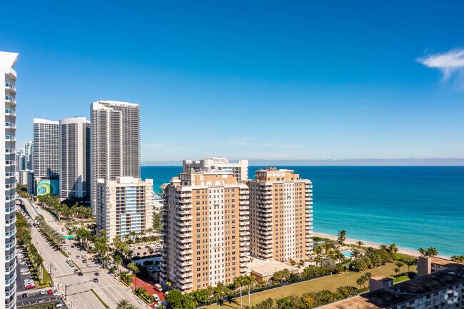 Building Photo - La Mer