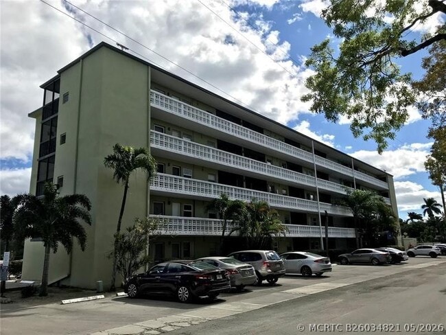 Building Photo - 1425 Arthur St