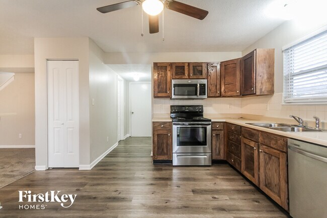 Foto del edificio - 757 Kingston Cir