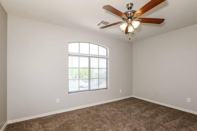 Building Photo - 14643 N 174th Ave